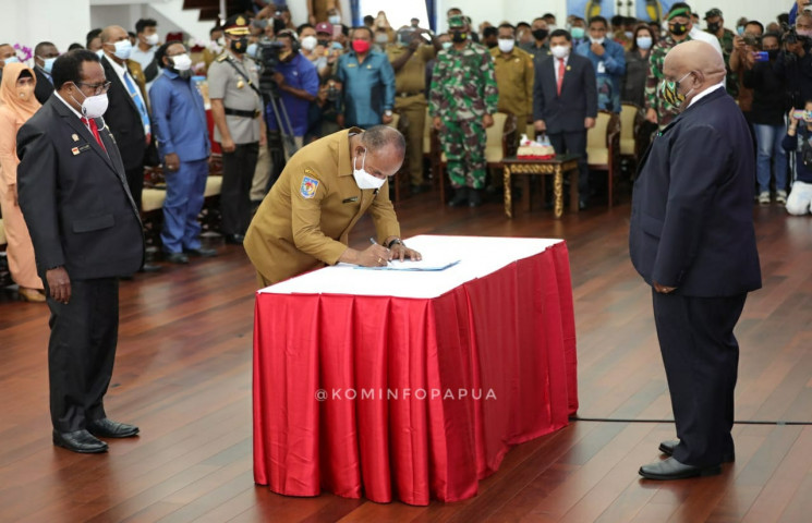 Wagub Minta Agenda Sertijab Sekda Papua Tak Dibawa ke Ranah Politik